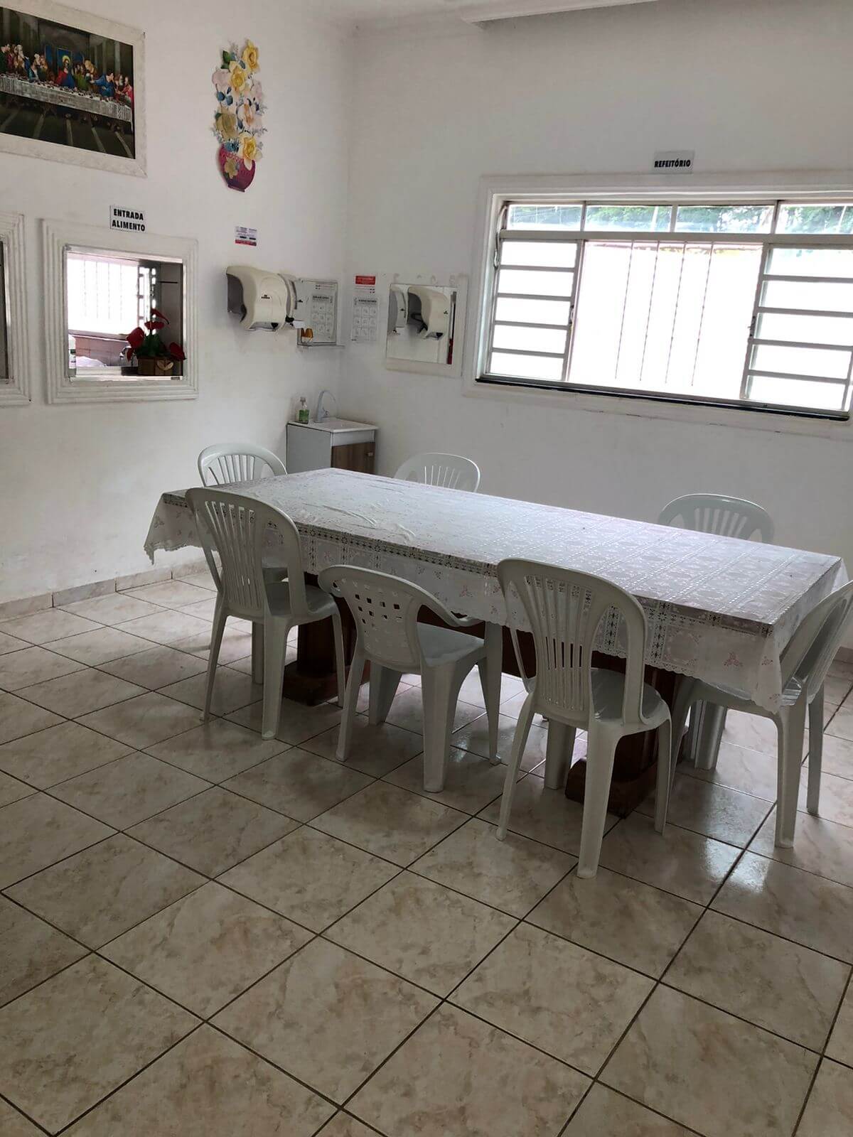 Jardim e área externa da clínica